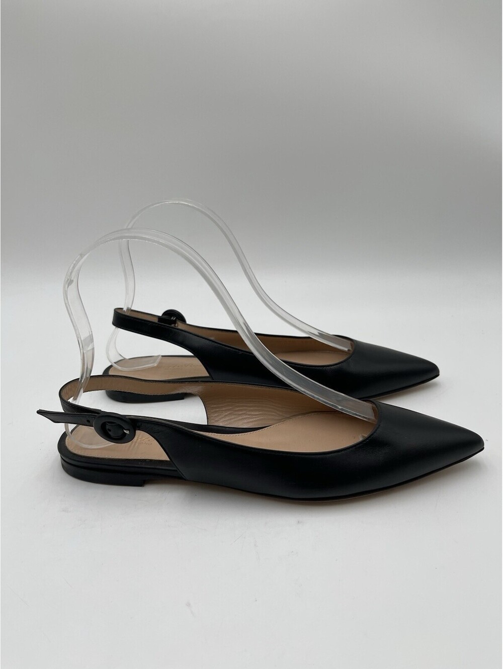 Women’s Gianvito Rossi pointed-toe black leather slingback flat Size 35